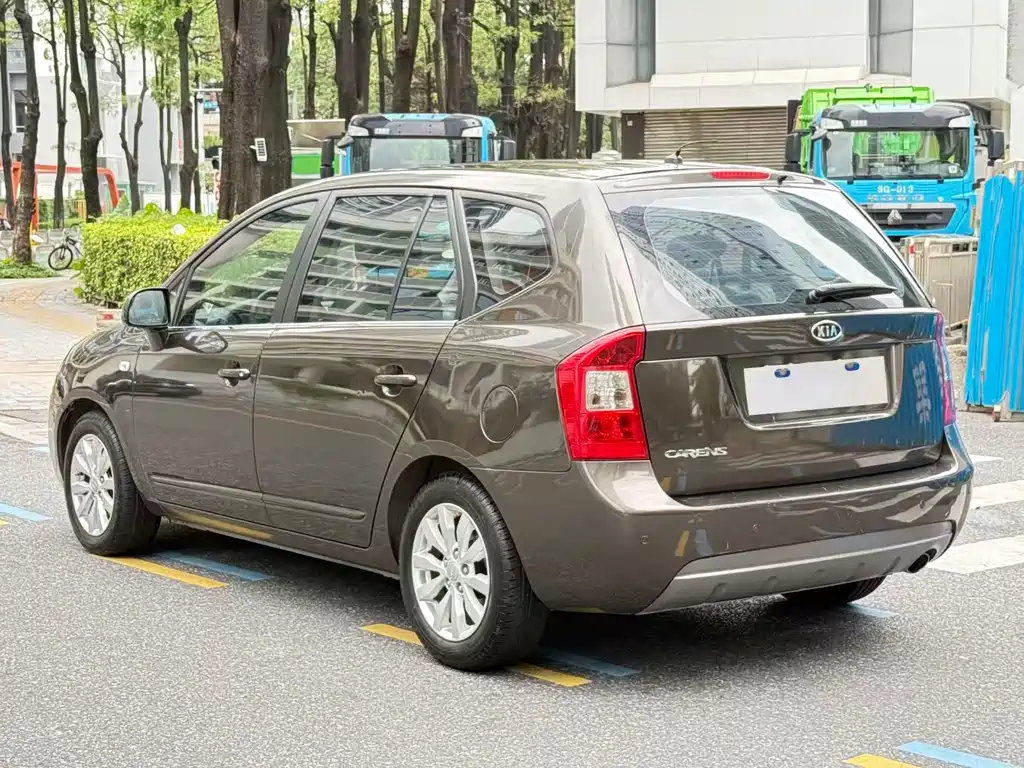Carens 佳乐 2011款 1.6 L 5座自动舒适版