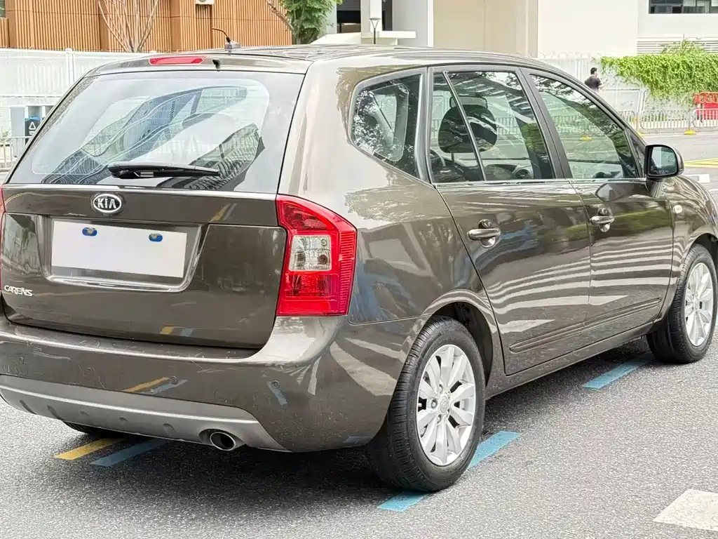 Carens 佳乐 2011款 1.6 L 5座自动舒适版