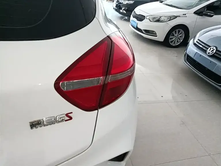 Geely Emgrand GS 1.4 T CVT Elegant