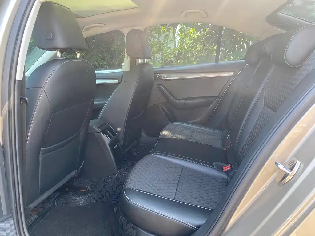 Octavia TSI280 DSG Luxury