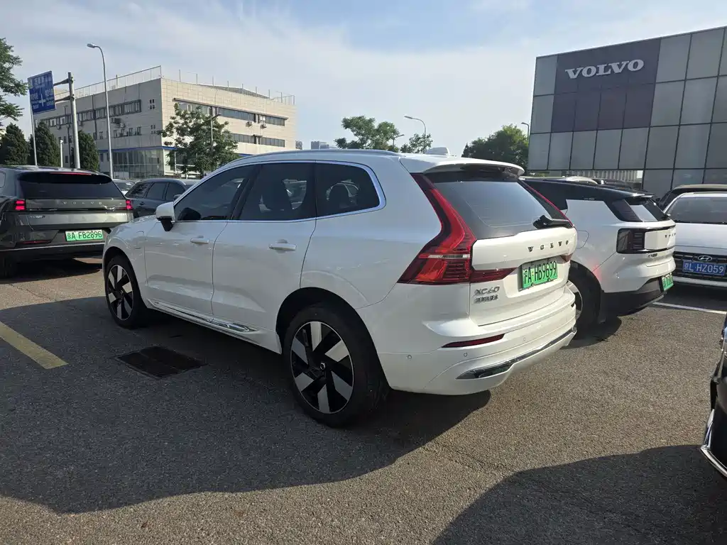 Volvo XC60 PHEV PHEV Hybrid Long Range 4 WD Smart Grace Luxury