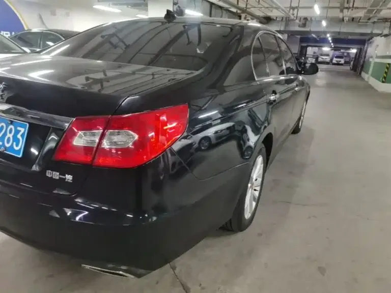 Hongqi H7 2.0 T Luxury