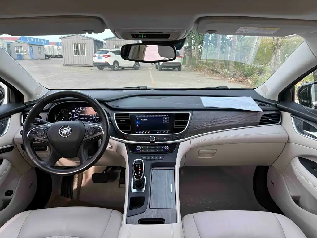 LaCrosse Avenir Avenir Flagship