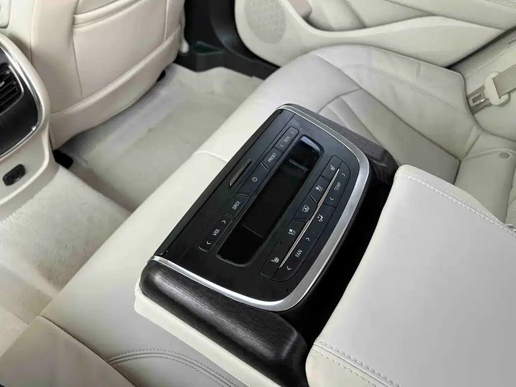 LaCrosse Avenir Avenir Flagship