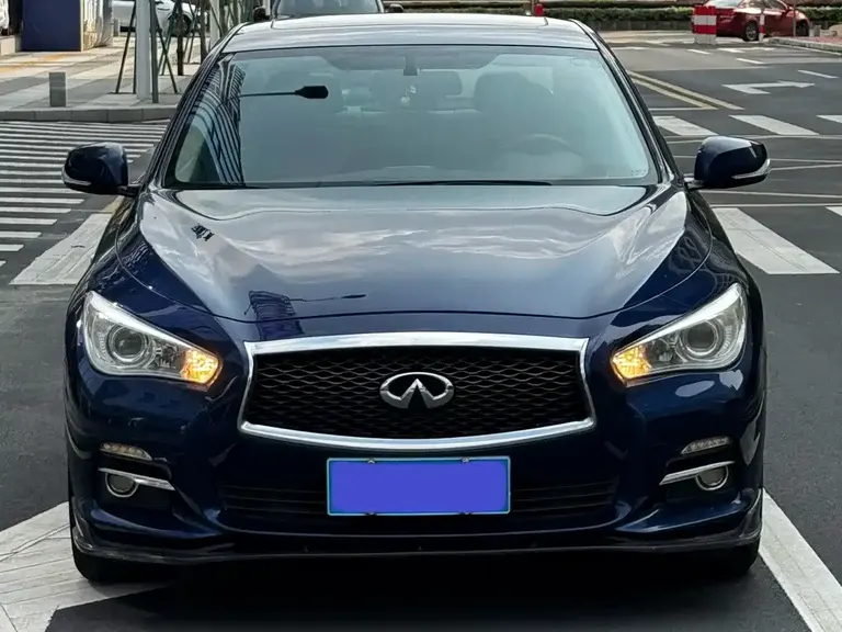 Infiniti Q50 L 2.0 T Comfort