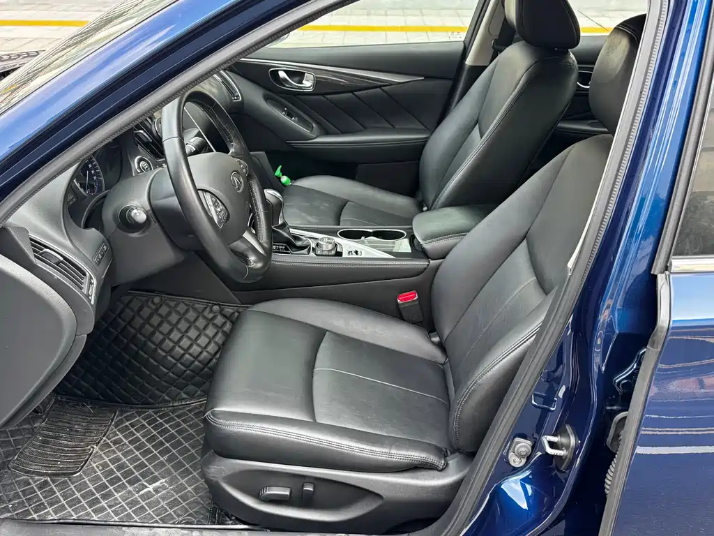 Infiniti Q50 L 2.0 T Comfort