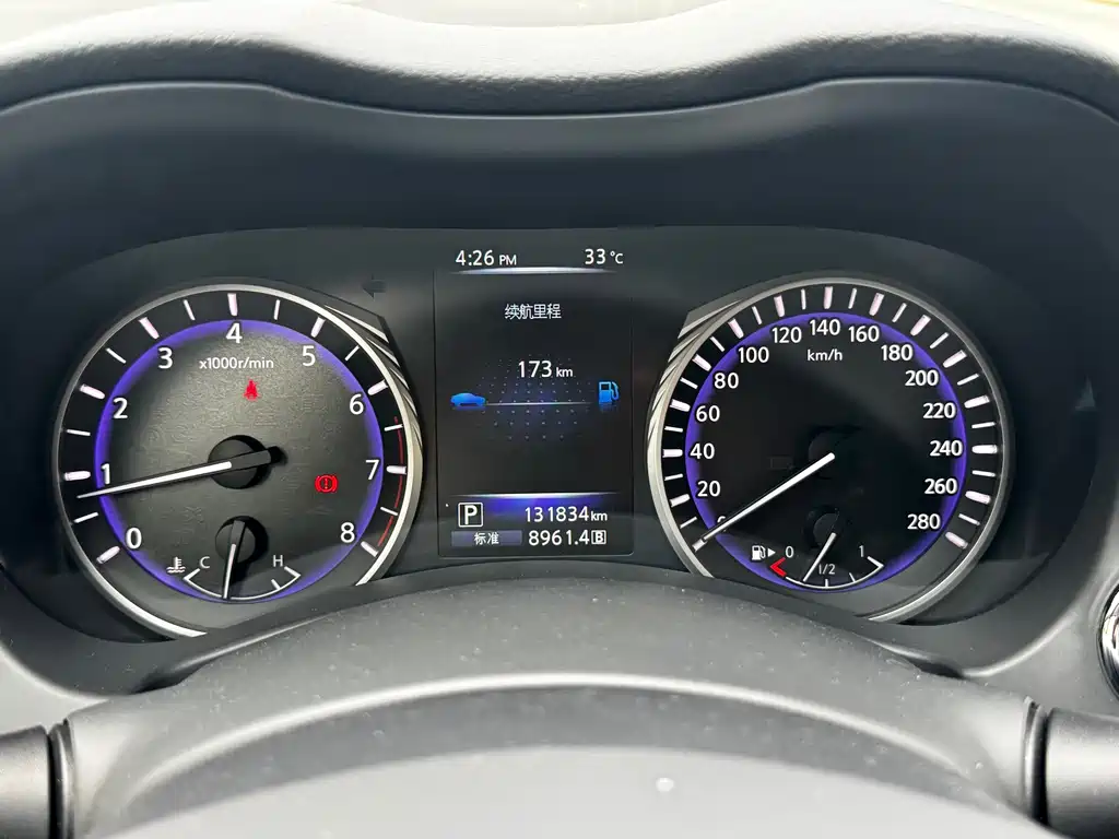 Infiniti Q50 L 2.0 T Comfort