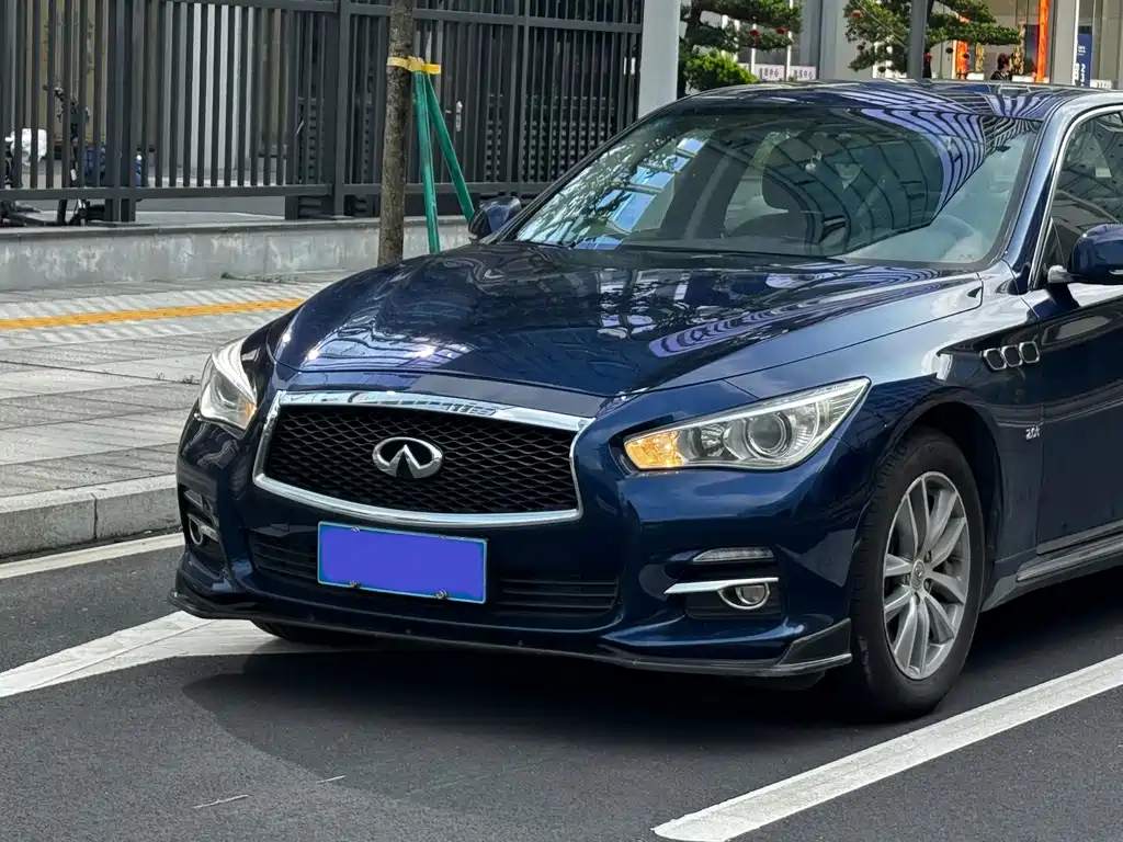 Infiniti Q50 L 2.0 T Comfort