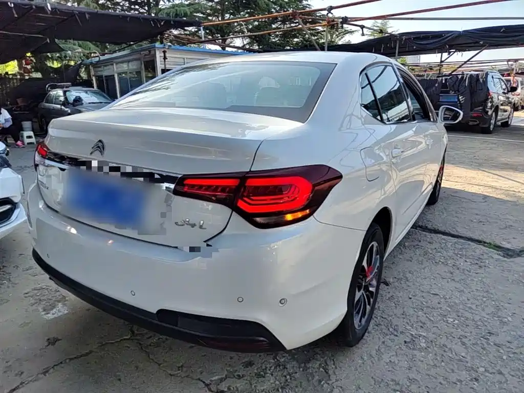 Citroen C4 L 1.2 T Auto Elite
