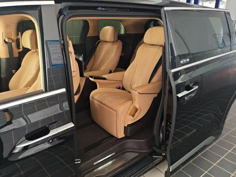 Denza D9 DM-i Smart Drive 1020 4 WD Flagship