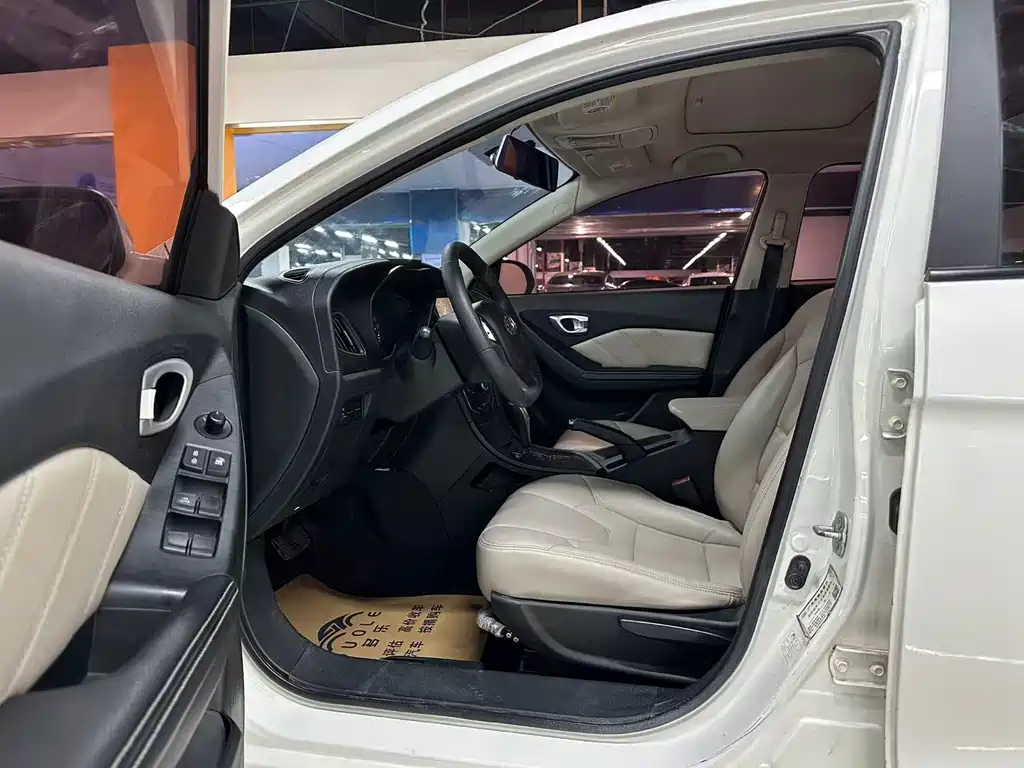 Trumpchi GA3 S Vision 1.6 L Auto Luxury ESP