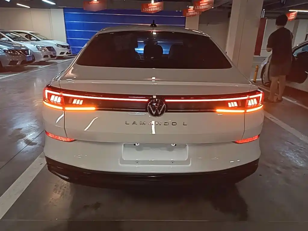 Lamando Lamando L 280 TSI DSG Dazzle Hot