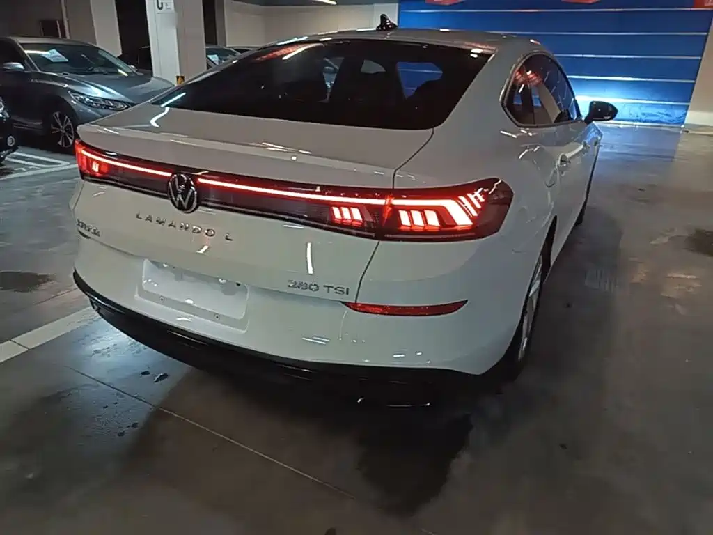 Lamando Lamando L 280 TSI DSG Dazzle Hot