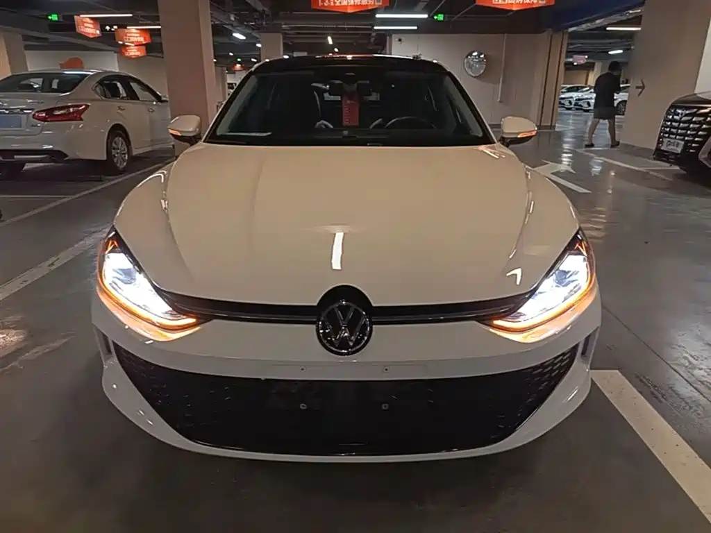 Lamando Lamando L 280 TSI DSG Dazzle Hot
