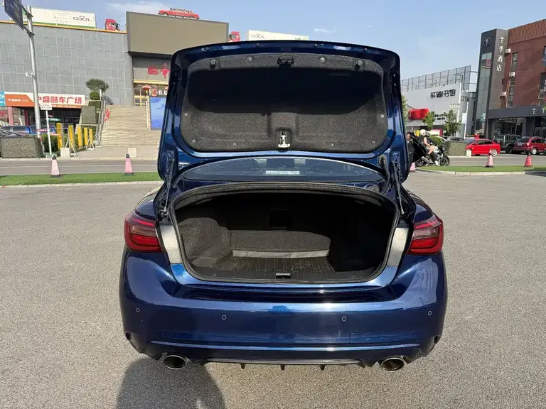 Infiniti Q50 L 2.0 T Progressive Enjoyment CN-V