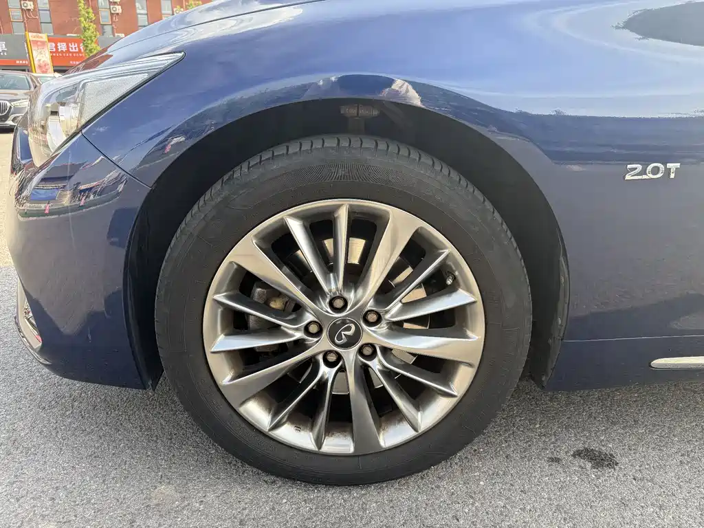 Infiniti Q50 L 2.0 T Progressive Enjoyment CN-V