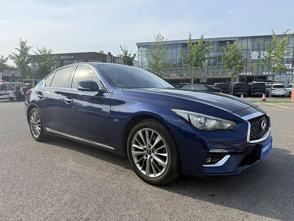 Infiniti Q50 L 2.0 T Progressive Enjoyment CN-V