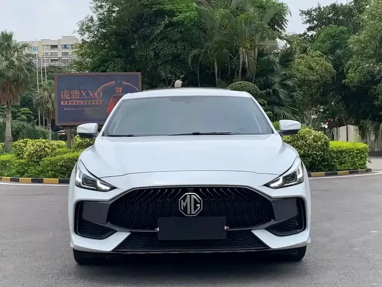 MG5 180 DVVT CVT Luxury