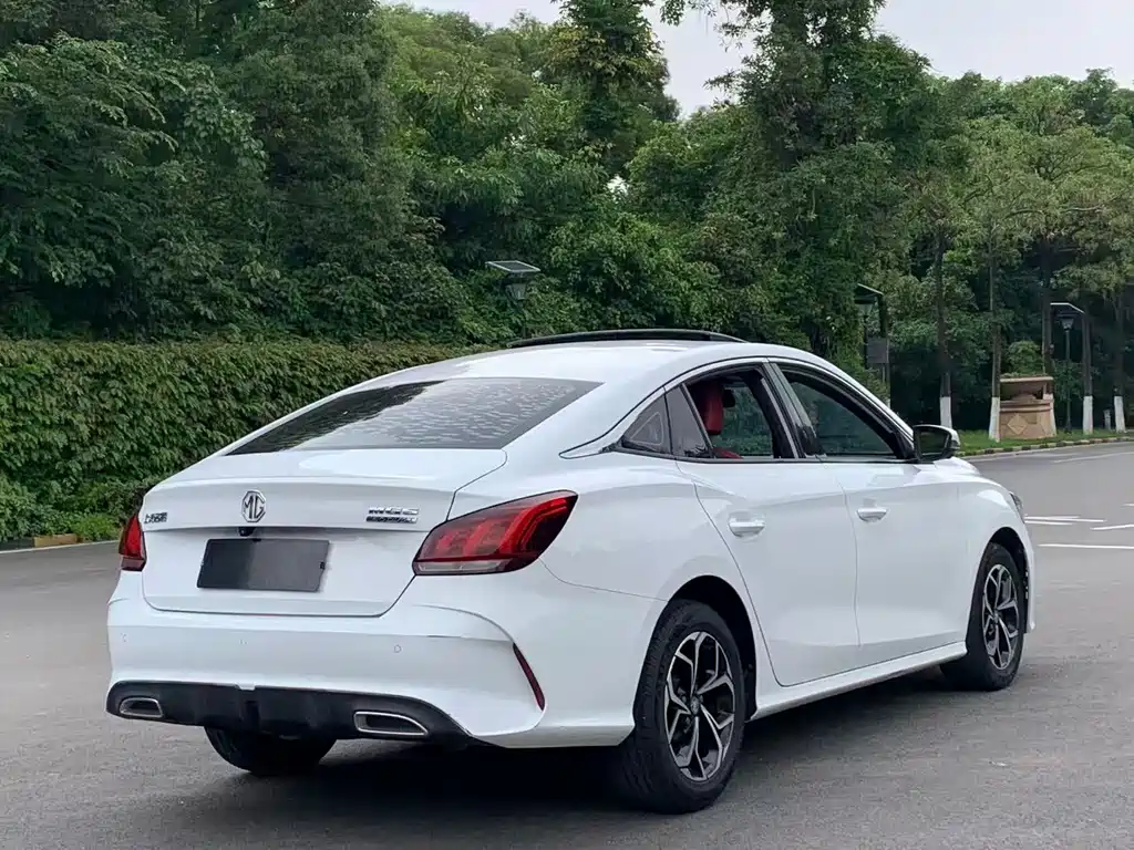 MG5 180 DVVT CVT Luxury