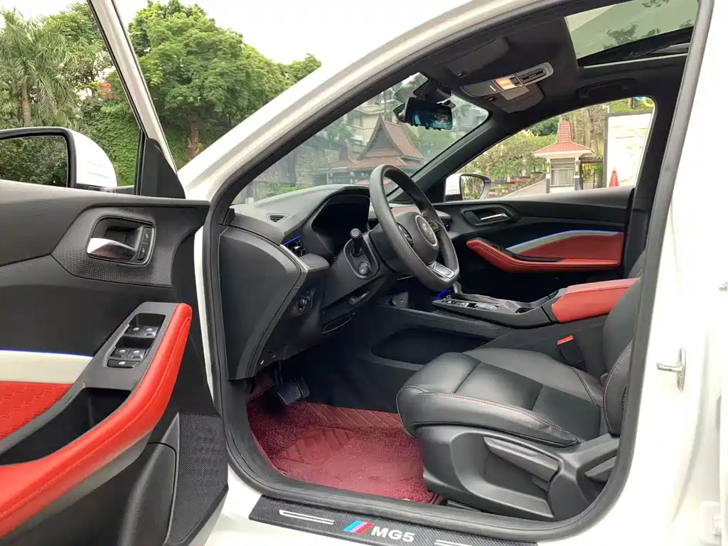 MG5 180 DVVT CVT Luxury