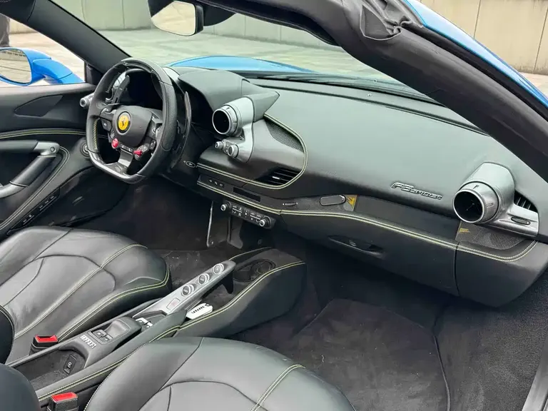 Ferrari F8 Spider 3.9 T V8