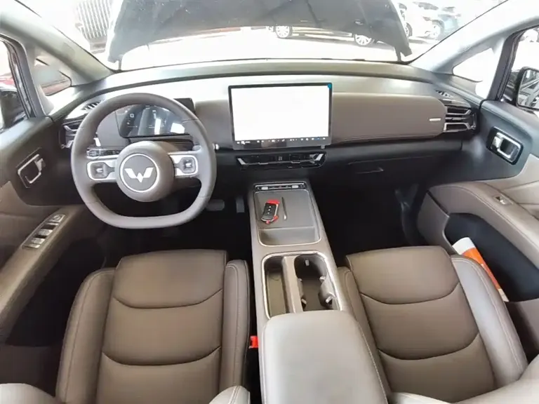 Wuling Xingguang 730 NEV 星光730新能源 2025款 插混 125 km 豪华型