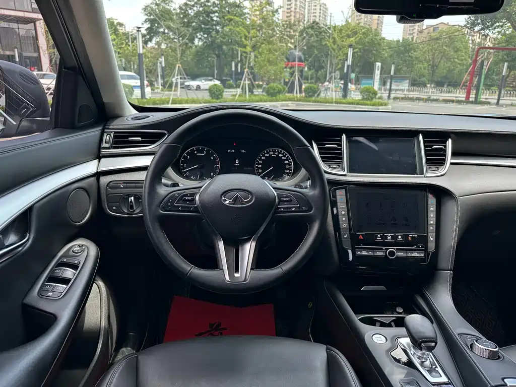 Infiniti QX50 2.0 T 2 WD Fashion