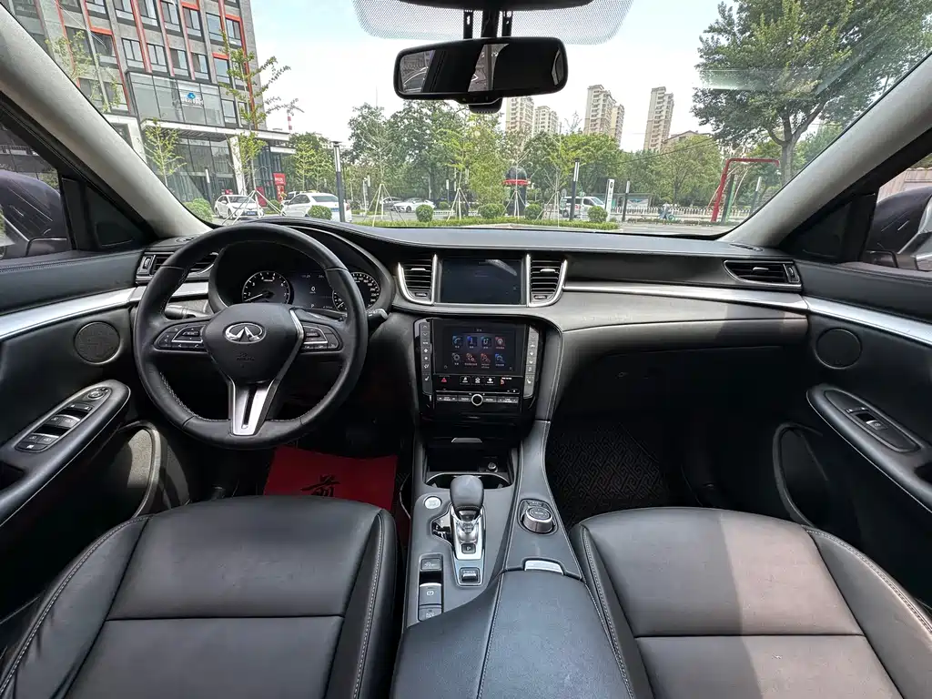 Infiniti QX50 2.0 T 2 WD Fashion
