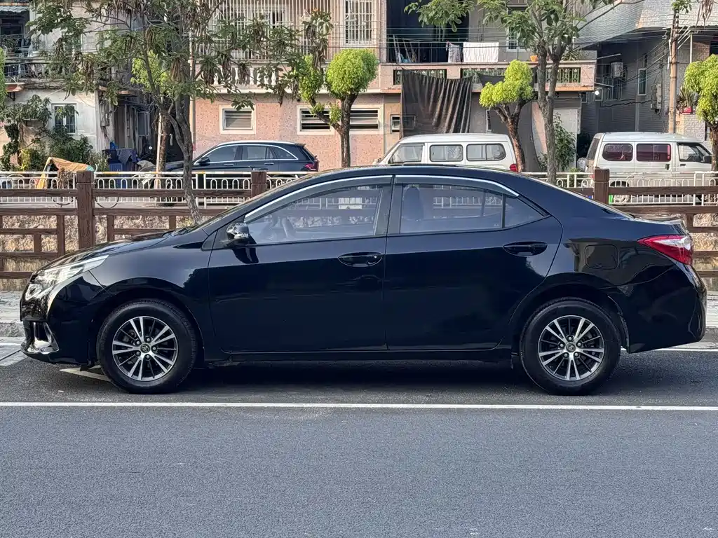 Levin 1.6 G CVT Elite