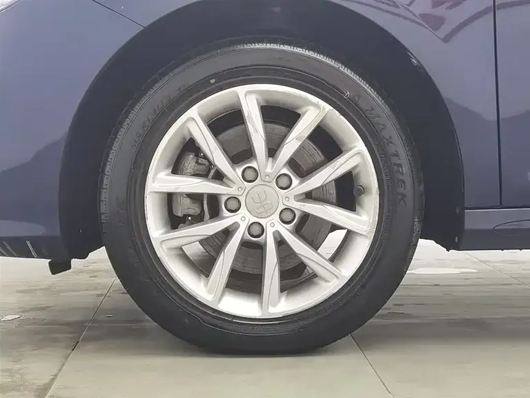 BYD Song MAX 宋MAX 2019款 1.5 T 手动智联睿逸天窗型 6座 国VI