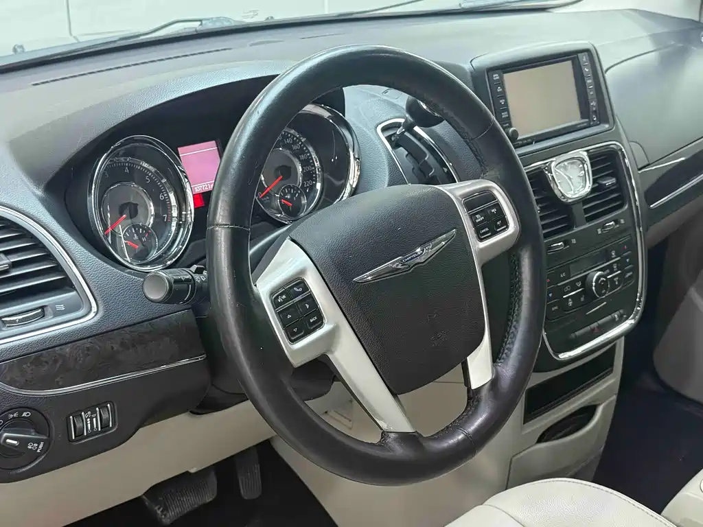 Pacifica (Import) 3.6 L Luxury