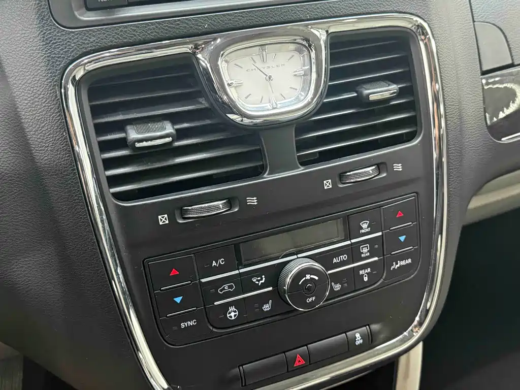 Pacifica (Import) 3.6 L Luxury