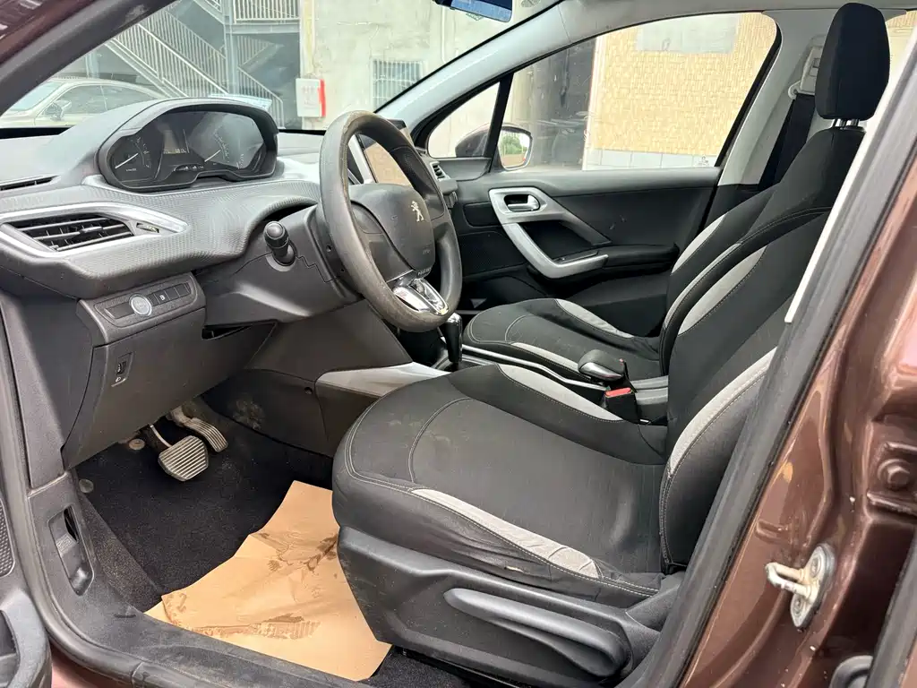 Peugeot 2008 标致2008 2016款 230 THP 自动时尚版