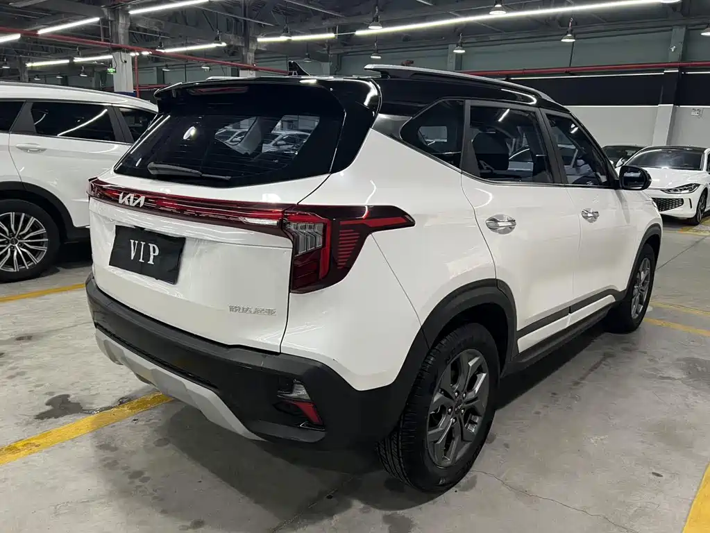 Seltos 1.5 L CVT Luxury