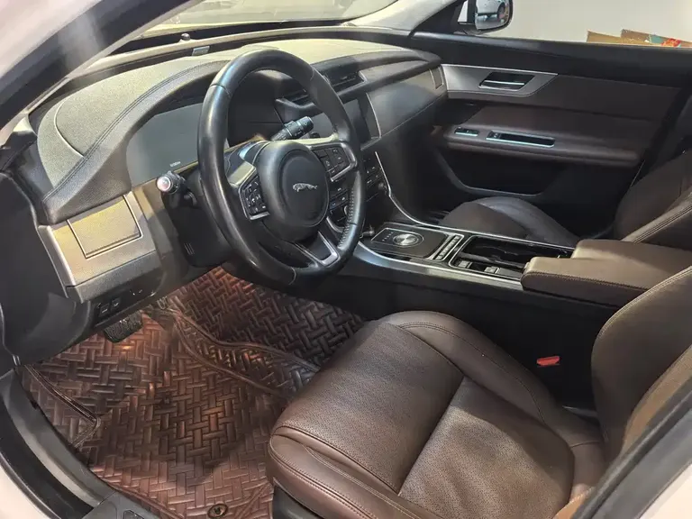 Jaguar XFL XFL 2.0 T 250 PS Luxury