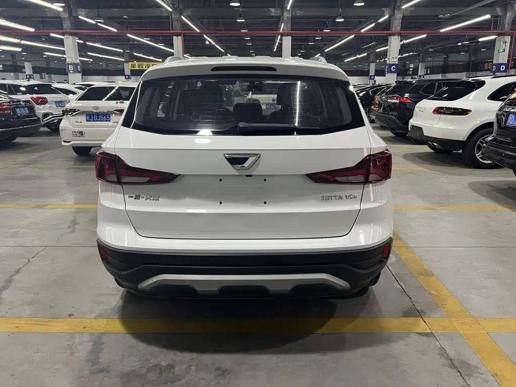 Jetta VS5 280 TSI Auto Progressive