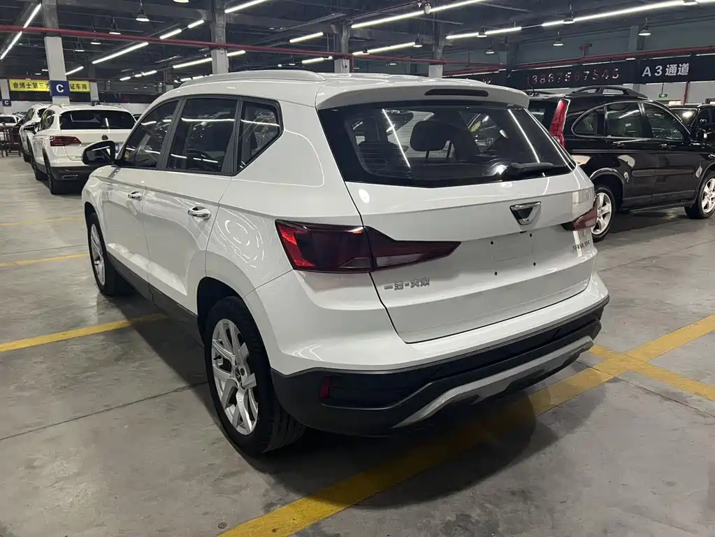 Jetta VS5 280 TSI Auto Progressive