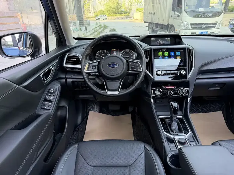 Subaru Forester 2.0 i AWD Luxury EyeSight