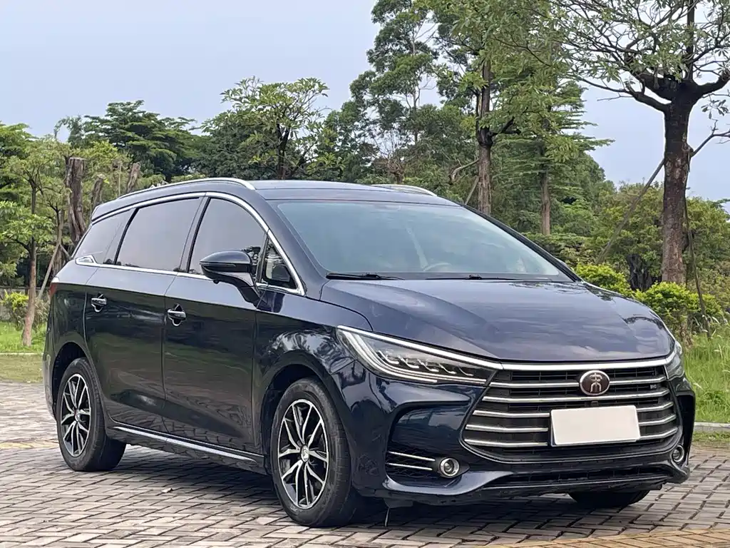Song MAX 1.5 T Auto Connected Premium 7-seat
