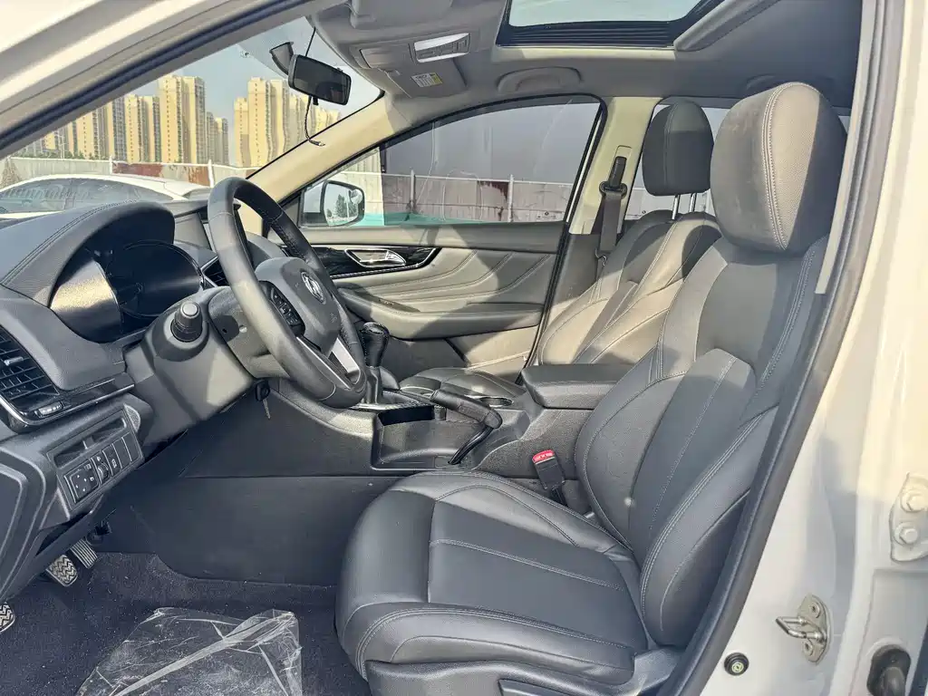 Dongfeng Fengshen AX7 东风风神AX7 2019款 经典 230 T 手动精英型 国VI