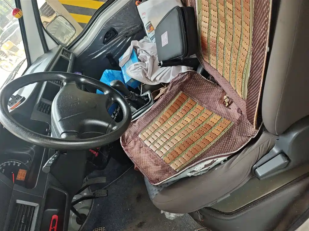 Wuling Zhiguang 1.2 L Van Transport Utility CN-VI 5-seat LSI