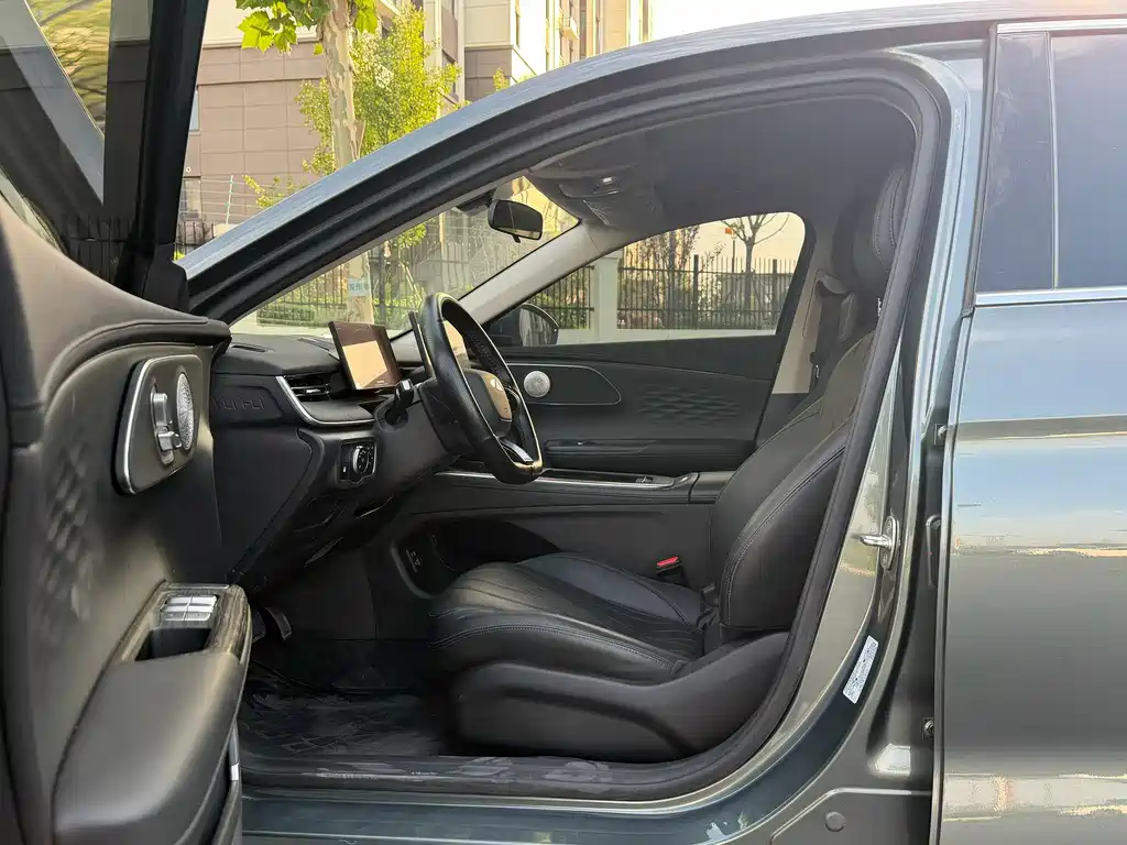 Fengyun A8 L 风云A8 L 2025款 1.5 TGDI 145 km 标准型