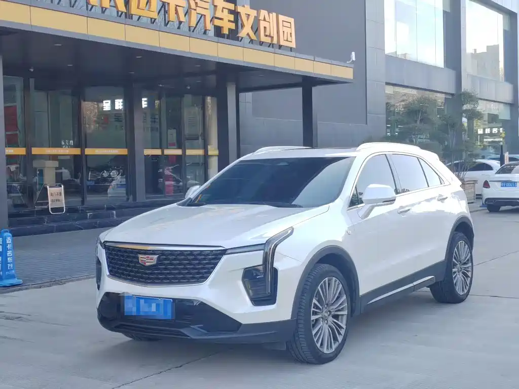 Cadillac XT4 28 T 2 WD Distinguished