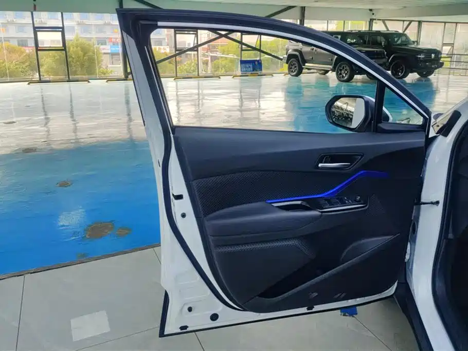 Toyota C-HR 2.0 L Luxury