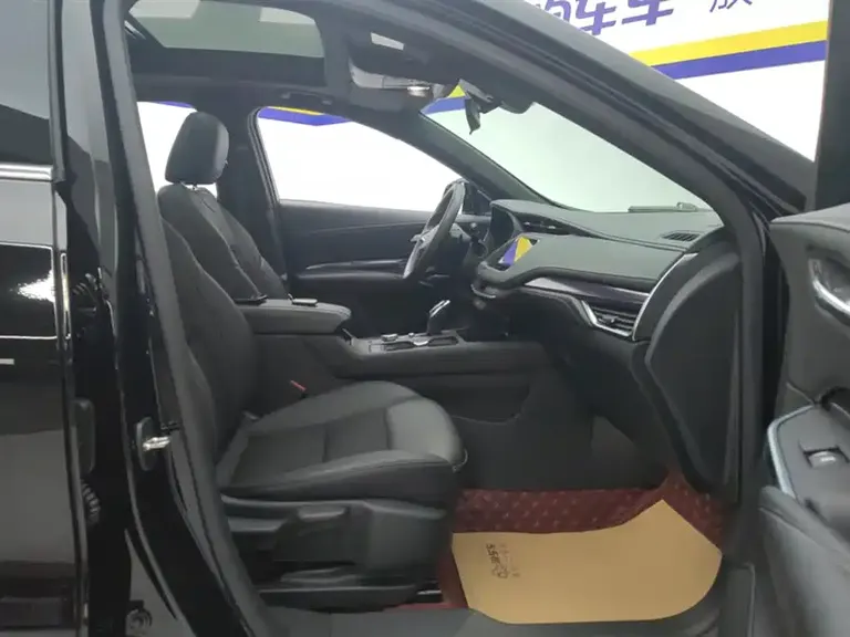 Cadillac XT4 28 T 2 WD Tech