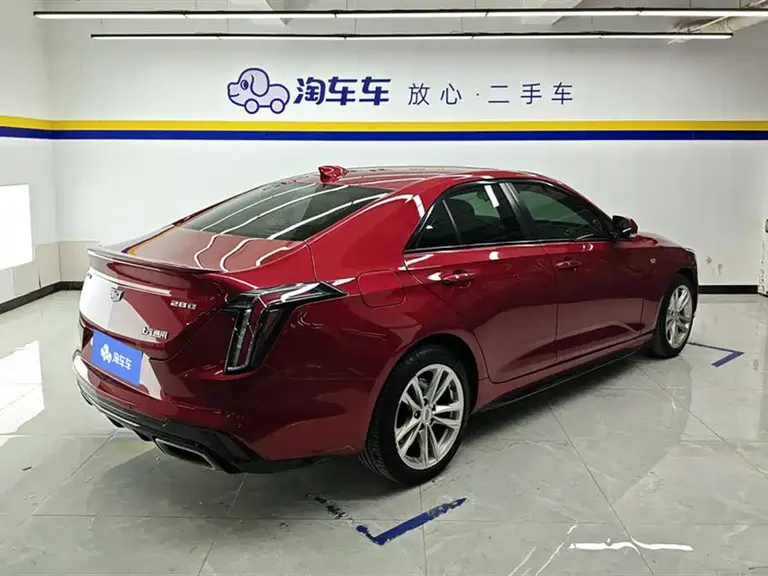 Cadillac CT4 28 T Fashion