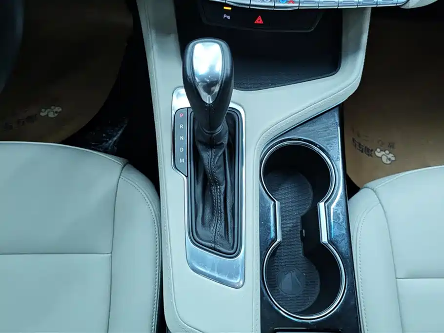 Cadillac CT4 28 T Fashion