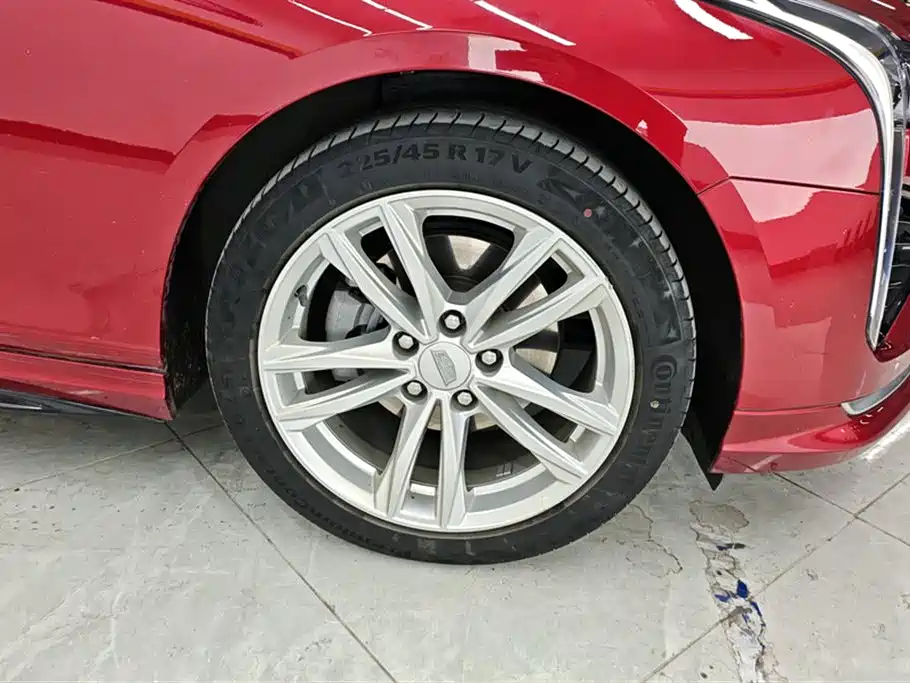 Cadillac CT4 28 T Fashion