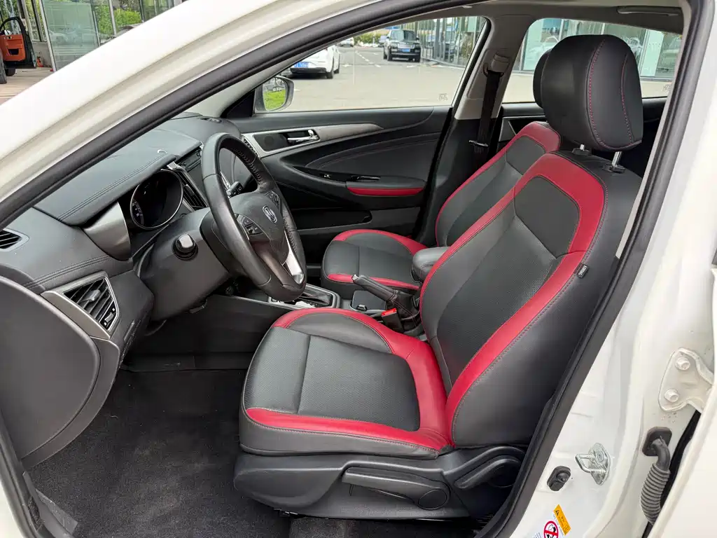 Eado XT 1.6 L Auto Handsome Cool