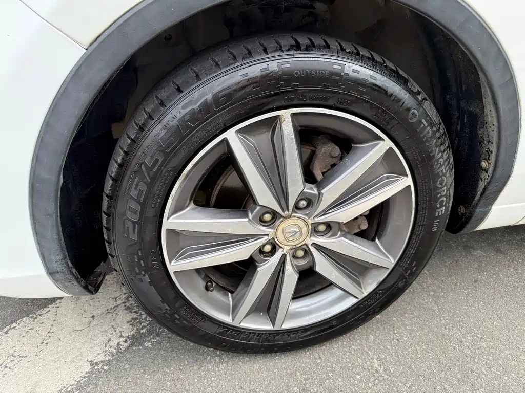 Eado XT 1.6 L Auto Handsome Cool